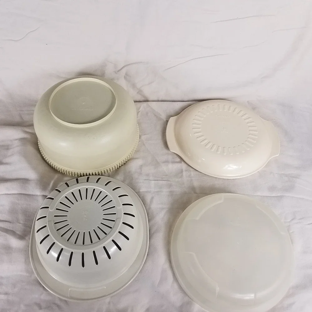 Tupperware Multi-Cooker Steamer Set 2Qt Almond Vintage Good 4-Piece Stackable